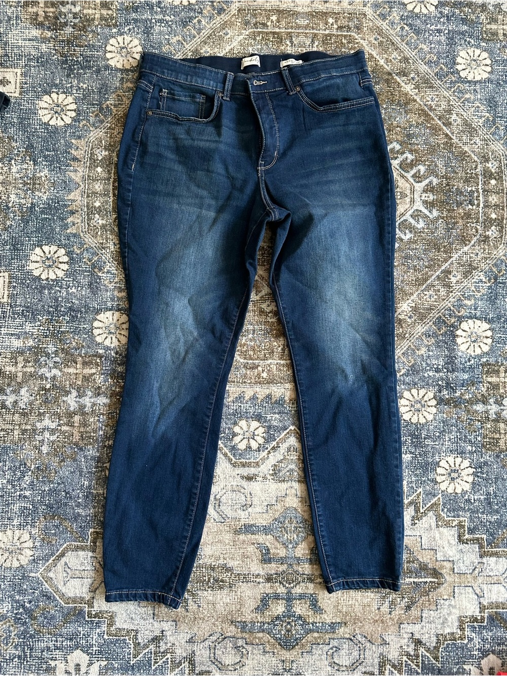 Wonderly Skinny Jeans in Dark Blue Wash